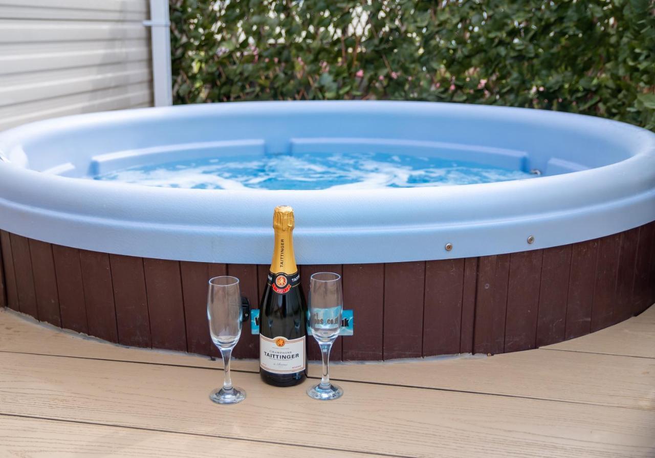 Luxury Lancaster Lodge - The Best Hot Tub Getaway! Tattershall Exterior foto